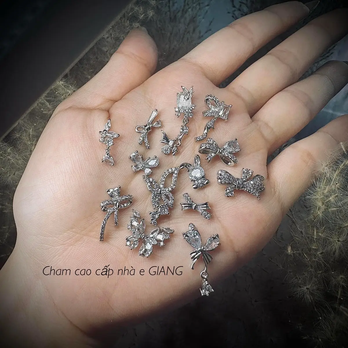 Tổng hợp các mã cham cao cấp ( 1 túi 4 cái 1 mẫu )