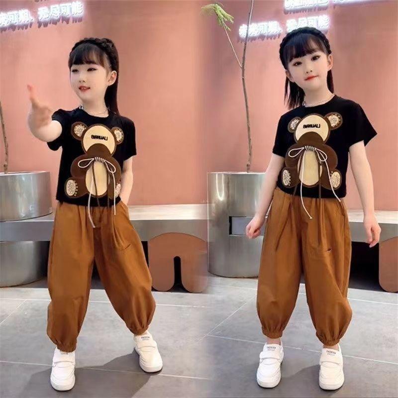 Product Introduction of Bộ Đồ Mùa Hè Cho Bé Gái, Cỡ Trung Bình Và Lớn, Thời Trang Mới, Thiết Kế Gấu Hoạt Hình, ngắn Tay, Phong Cách Thường Ngày Dáng Rộng Vừa Vặn, Quần Hai Mảnh, 2023 2