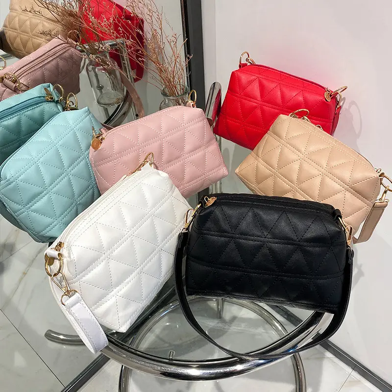 Ladies Fashion Bag Girls' Chain New Pillow Bag Embroidered Bag Messenger Bag Handbag Women Purse