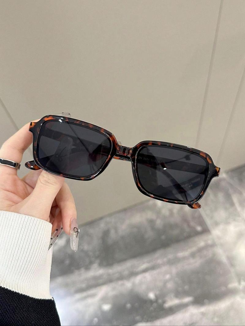 Unisex Tinted Lenses Sunglasses Trendy Casual Square Frame Sunglasses for Everyday Use Fashion