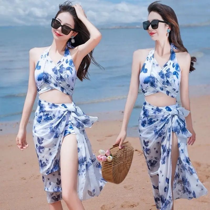 Đồ bơi đi biển set ba chi tiết loang xanh kèm khăn sang chảnh