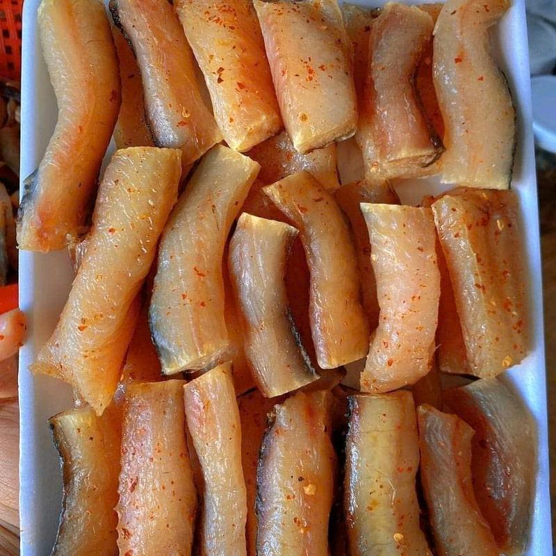 Khô cá lóc cắt khúc ngắn ướp tiêu ớt(KL:500gam) - Vị vừa ăn không mặn không ngọt kèm hơi cay nhẹ của tiêu - Food