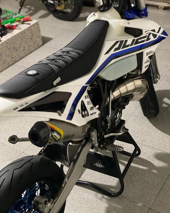 Product Introduction of Kulit Jok Supersub Extreme Series Hitam Sarung Jok CRF KLX Dtracker WR 155 Kain Jok Motor Trail Supermoto 15