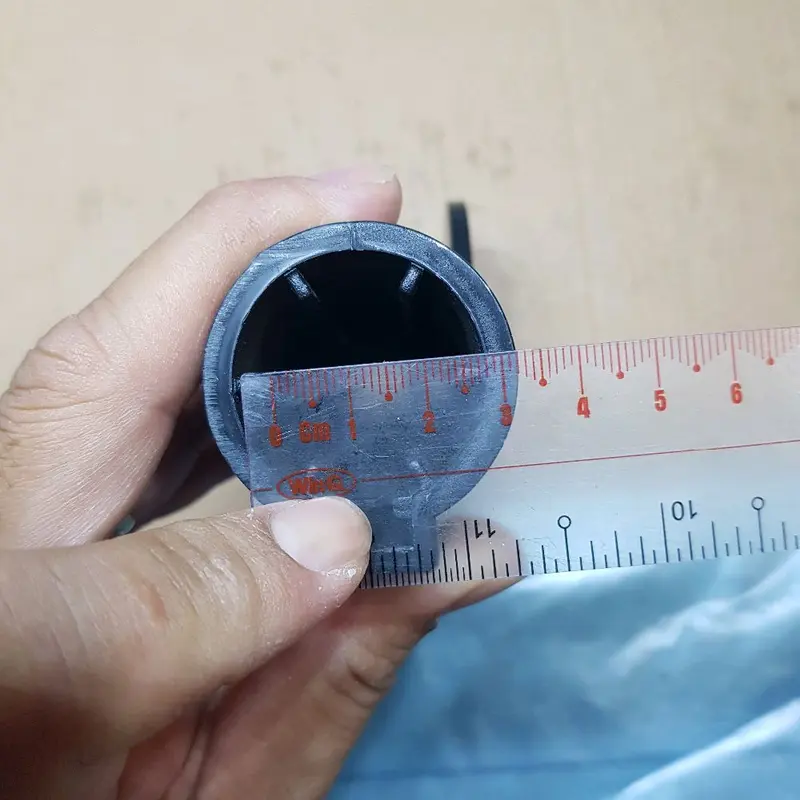 Típ cổ quạt công nghiệp , đường kính lỗ ống là 25mm , độ dày để bắt cổ là 32mm , giúp cố định phần ống sắt với thân dưới quạt 5