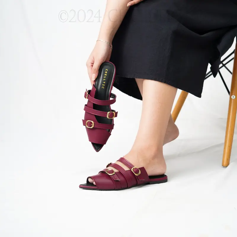 CHELLTIC Sandal Wanita Slip On Mules Hak Datar Kekinian Terbaru |Sendal Strap Tali Gesper Cewek Korea |Women Sandal Flat /Selop Perempuan Remaja |Sndal Flip Flop Tersedia Size 37-40 COD 1
