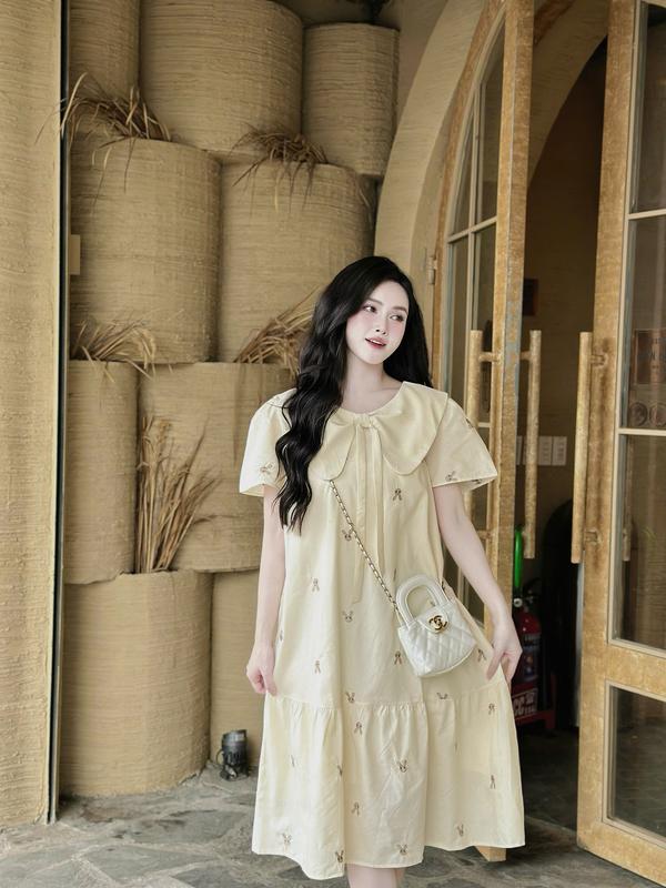 [Tira Mama Design]V2084 Váy babydoll Váy bầu công sở Váy tiểu thư cổ nơ hoạ tiết gấu thêu nổi