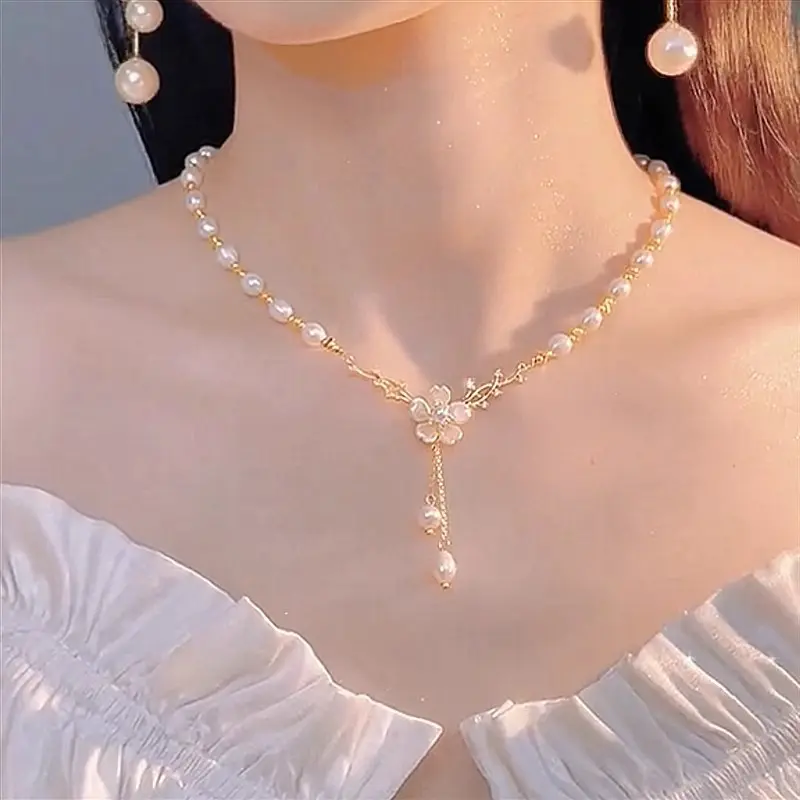 Vòng Cổ Hoa Ngọc Trai, Hàng Mới Về, Thời Trang Nữ, Phong Cách Pháp, Cổ Điển, Giá Cả Phải Chăng, Thiết Kế Đặc Biệt Sang Trọng, Mặt Dây Chuyền Cao Cấp