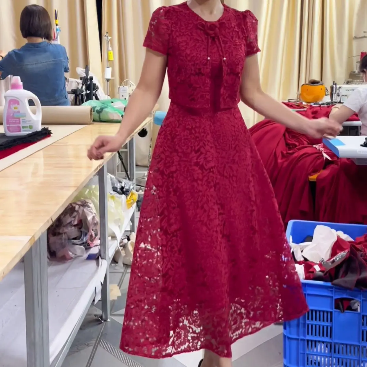 Váy Ren Đính Hoa Nhẹ Nhàng Nữ Women-Thuỷ Xưởng May