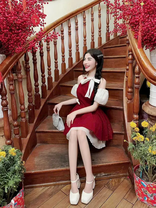 Đầm nữ nhung kim tuyến cổ yếm cột nơ phối tay tơ kiểu dáng xòe đính hoa xinh xắn dễ thương Women Dress 2
