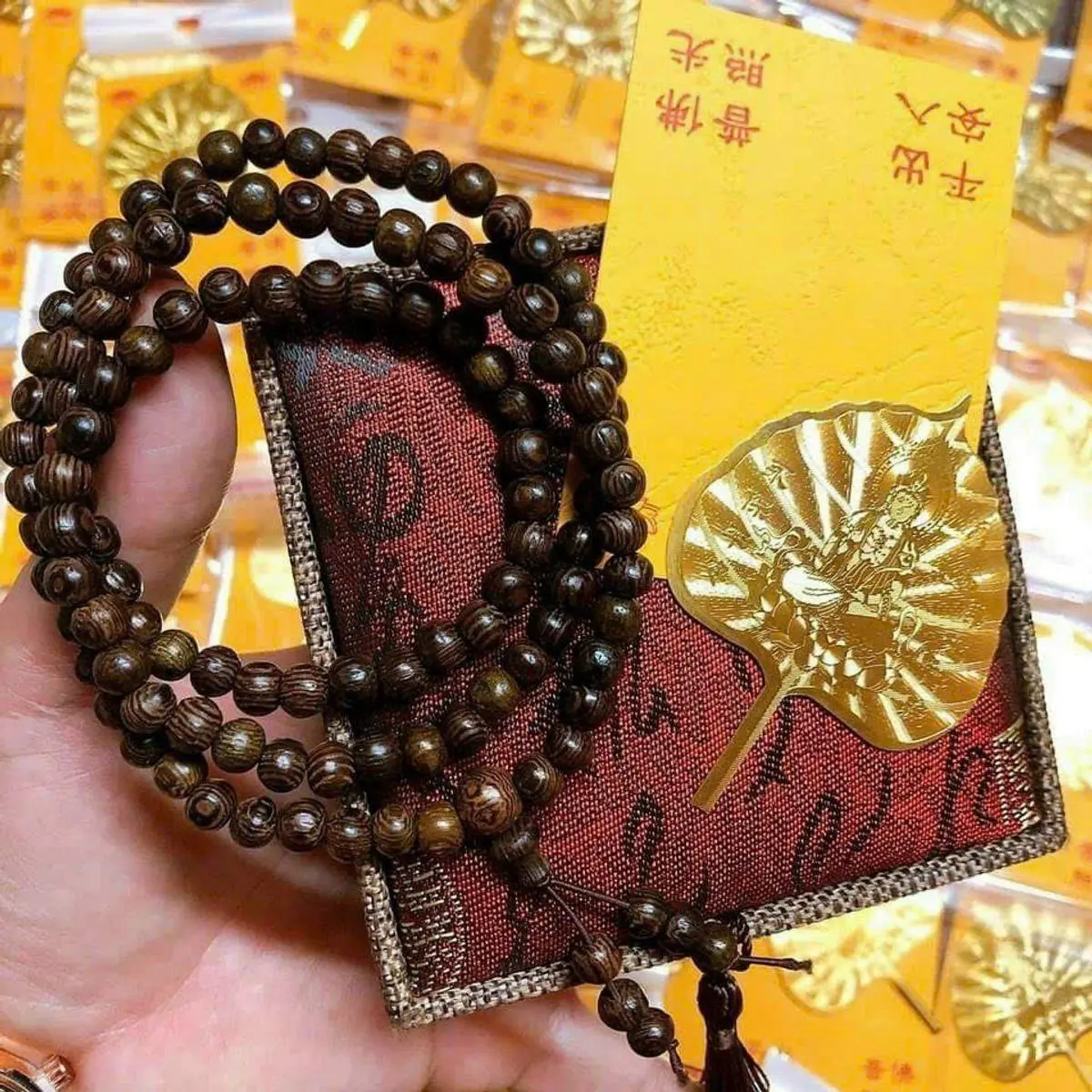 Vòng tay trầm hương 108 hạt kèm lá bồ đề may mắn cho chủ nhân , vòng tay phụ kiện nam nữ thu hút tài lộc