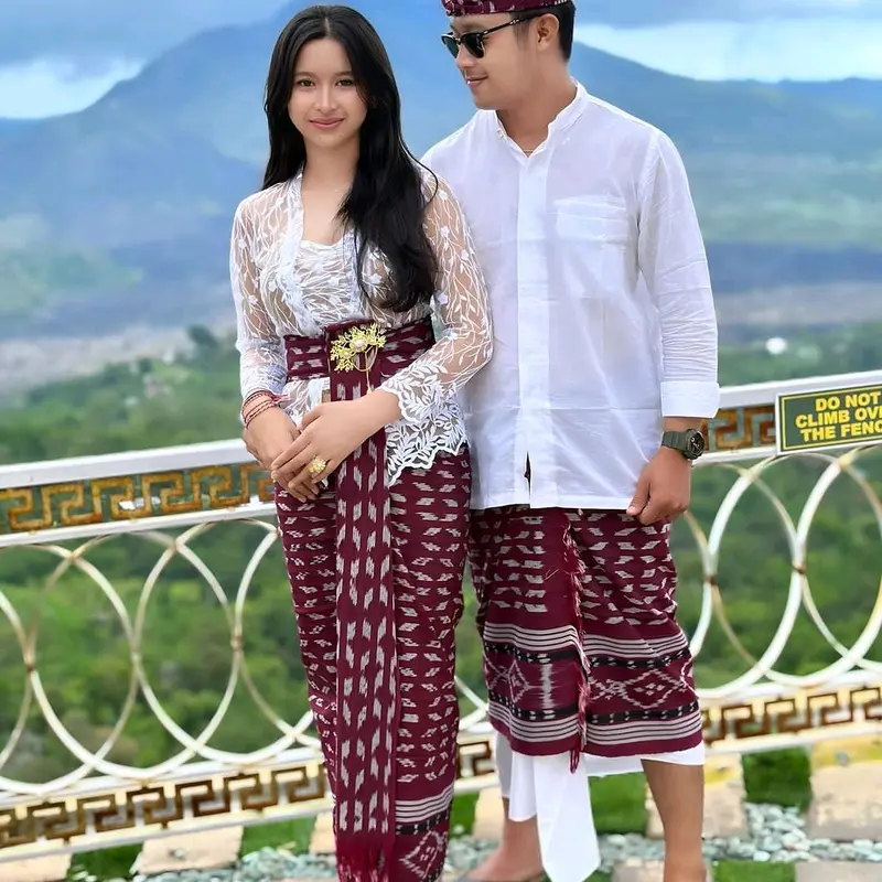 Set Couple Etnik Bali Warna Merah Maroon Viral motif klasik 1