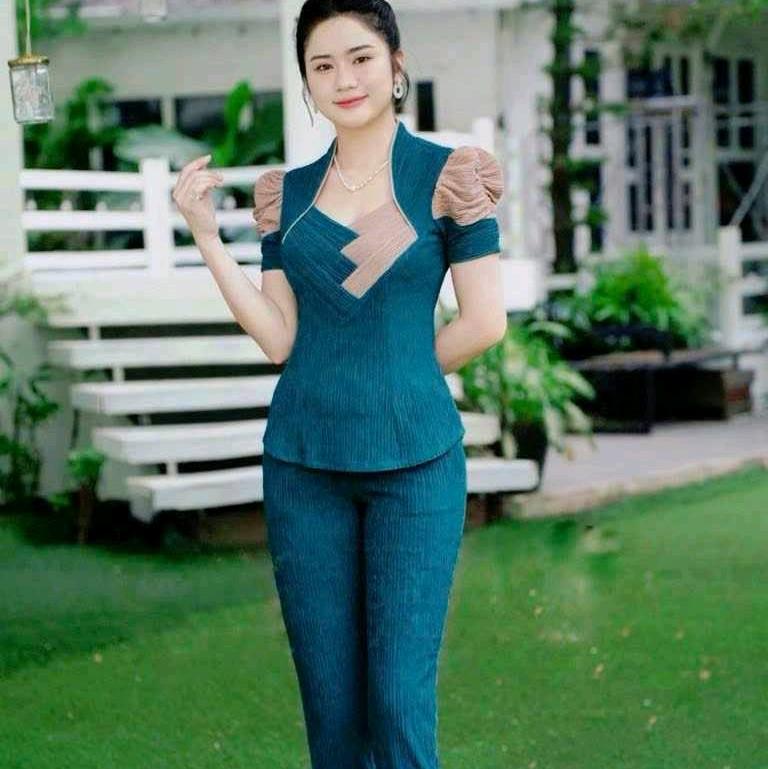 set bộ quần dài áo xếp ly tay phồng size 40-70kg vải thun xốp  Women 2