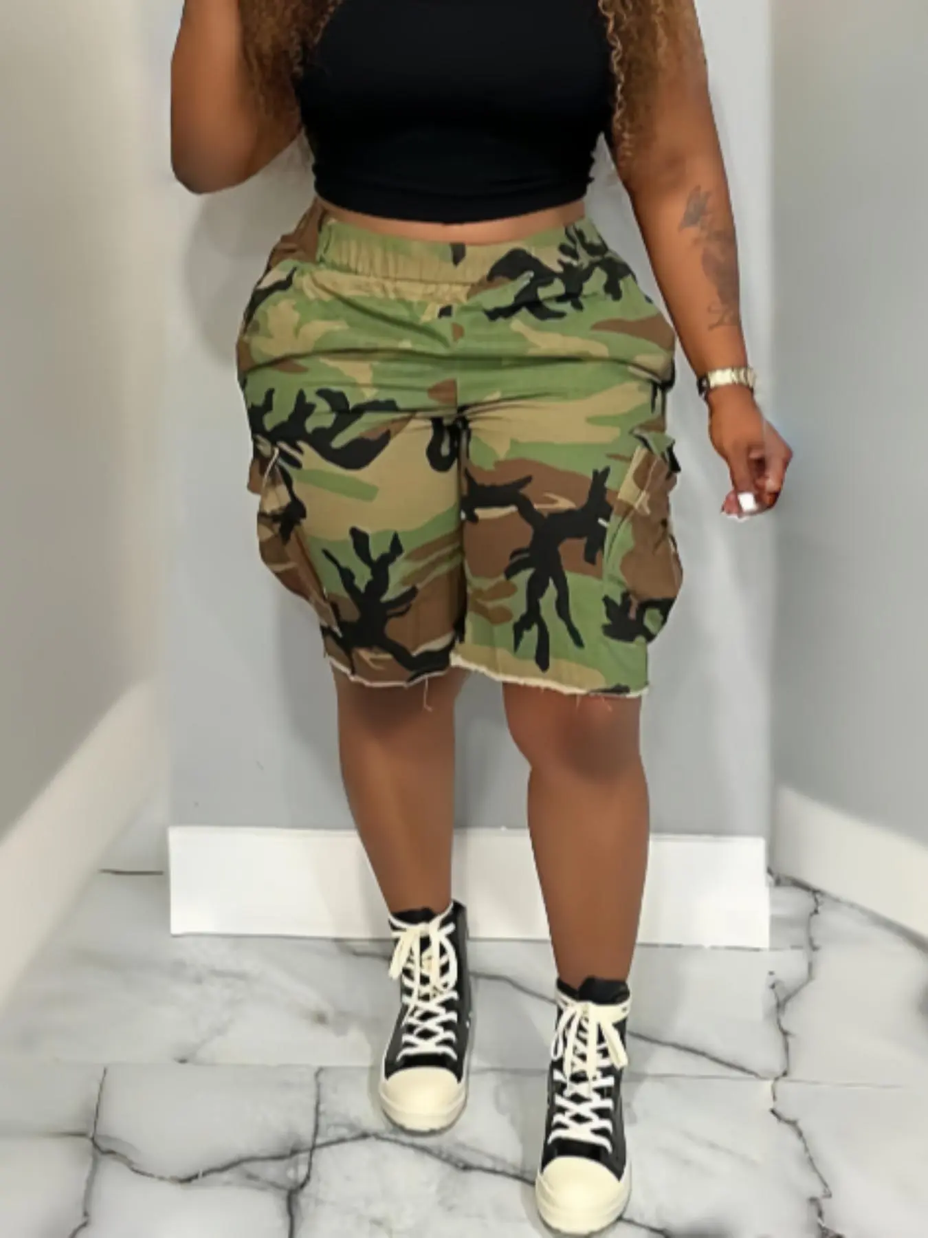 Women's Camo Print Pocket Cargo Shorts, Casual Fashion Shorts for Summer, Women's Bottoms for Daily Wear
