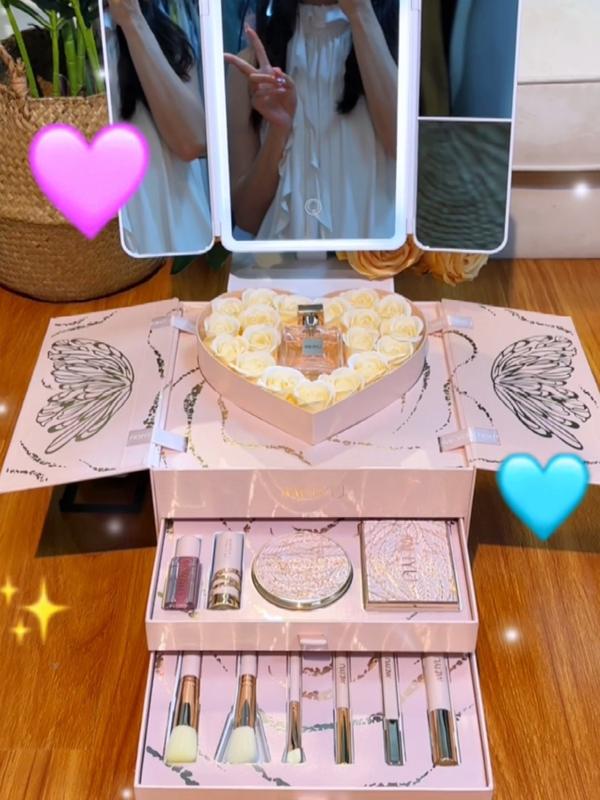 Bộ Quà Tặng Trang Điểm 4 tầng MEIYU hồng kèm hoa sáp trái tim + Gương LED đầy đủ 12 món - Tặng túi đựng đẹp
