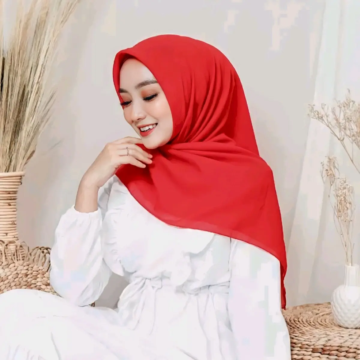 Bella square Premium Merah cabe