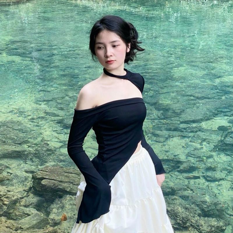 Áo tiểu thư tà vạt dài lệch vai tay loe xẻ ALV99