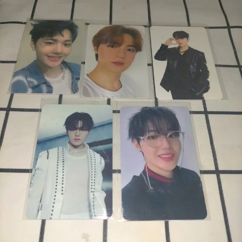 photocard Doyoung treasure era hello reebot YG TAG selca kacamata decokit 0