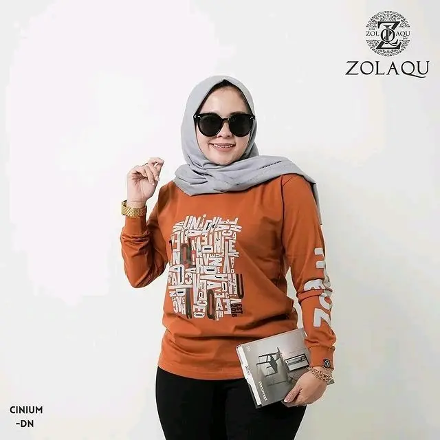 SIPP OKE Kaos distro berkualitas tinggi.kaos terlaris.fashion wanita keren.kaos wanita modern.kaos adem Baju Combed Nyaman Kaos Sablon Cantik Tebal Atasan Hitam Lembut