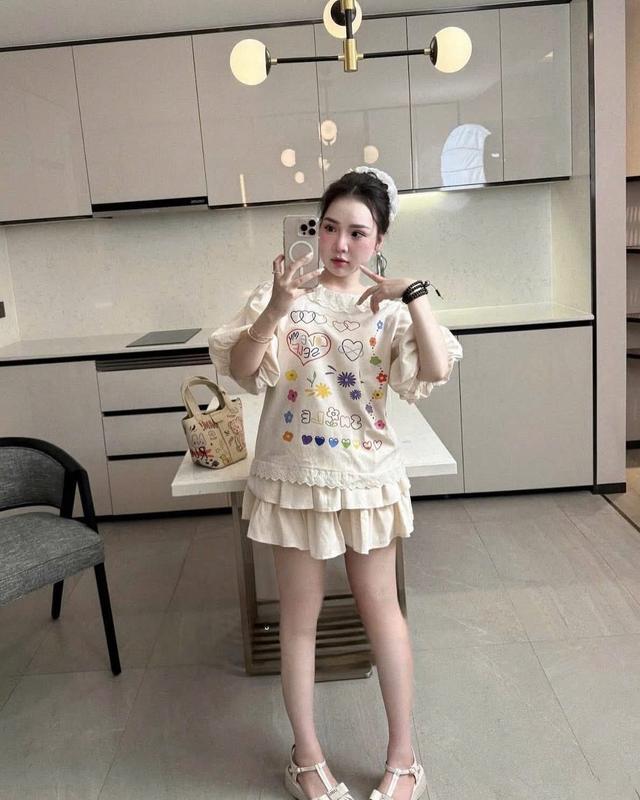 Set áo linen cổ viền ren tay bồng in hoạ tiết cute phối chân váy xoè tầng cạp chun màu be mùa hè (loại 1) 1