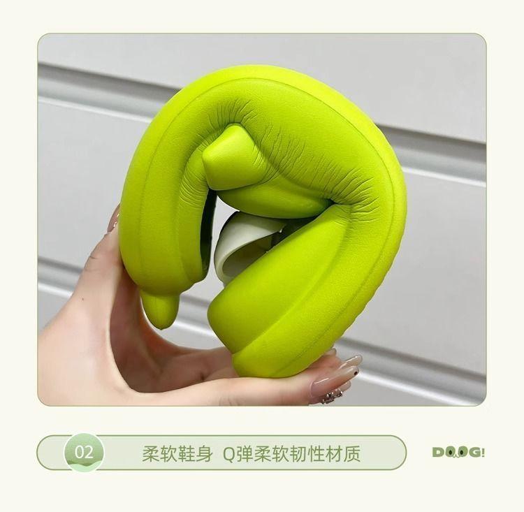 Product Introduction of 2025 New Eye Slippers Closed Toe Summer Cartoon Outdoor Indoor Home Bathroom Non-Slip Clogs for Going Out 7