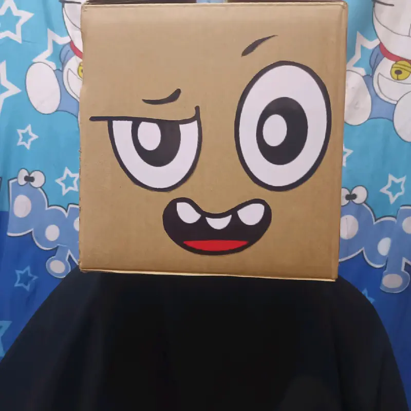 Stiker kepala kardus ganteng 0