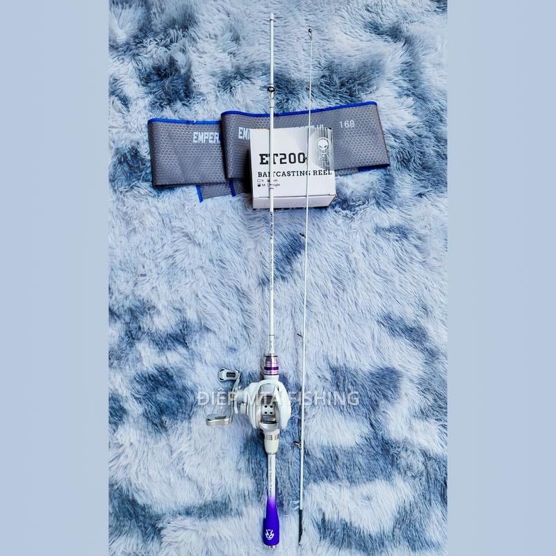 Bộ Cần Câu Cá UL Hoàng Đế Trắng Và Máy Ngang ET200 chuyên Đi Câu Bắt Cá lure suối ,lure Fishing lóc nhỏ cảm giác ( có trái và Phải ) Chống Trơn