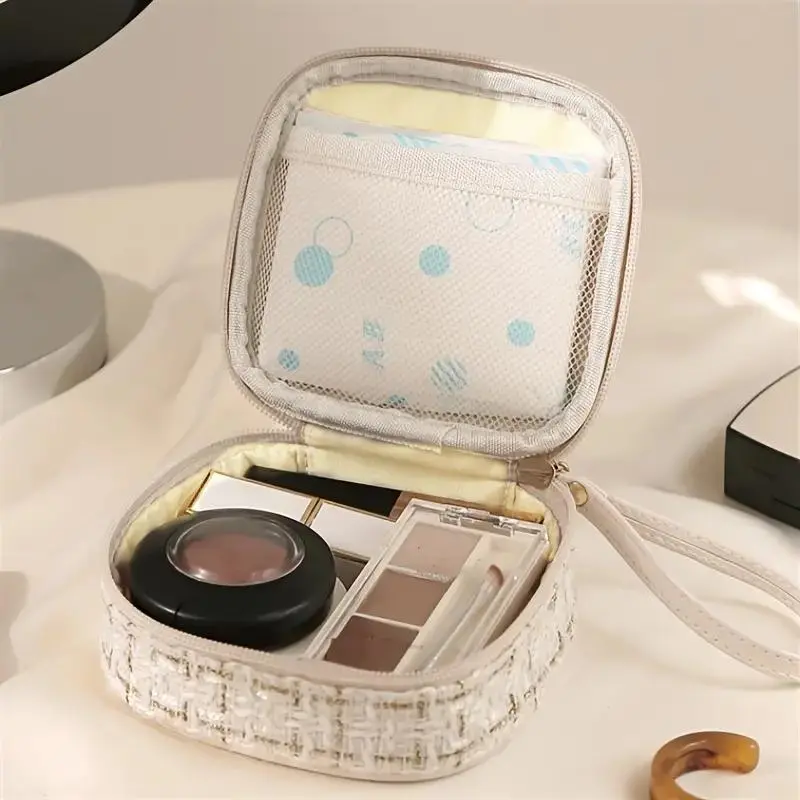 Portable Mini Makeup Bag, 1 Count Fashionable Lipstick Bag, Travel Makeup Bag, Simple All-match Makeup Bag for Women & Girls 2
