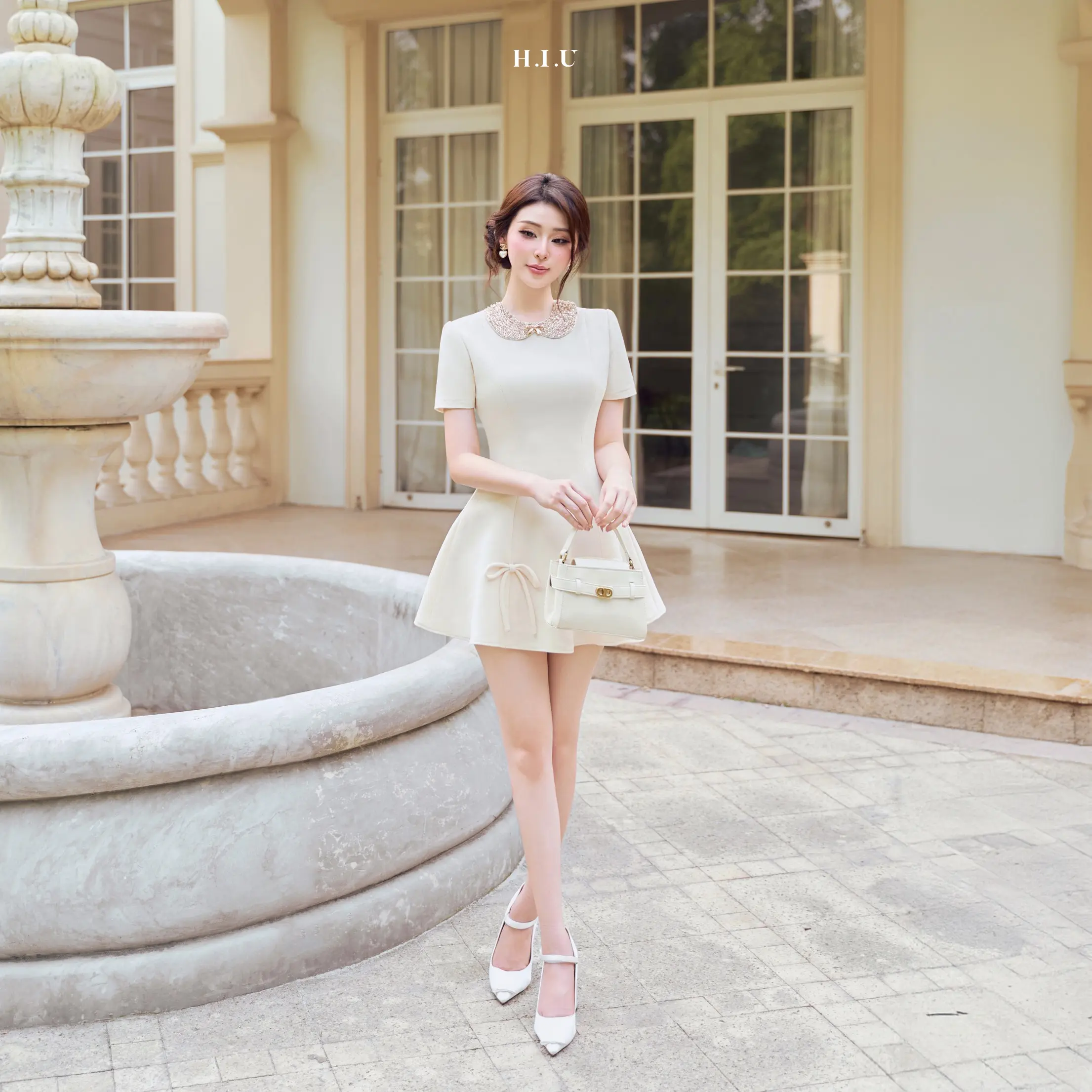 Váy nữ thiết kế tay ngắn style tiểu thư Cici Dress H.I.U Fashion , đầm đính cổ cườm nhún bồng sang trọng HIU design