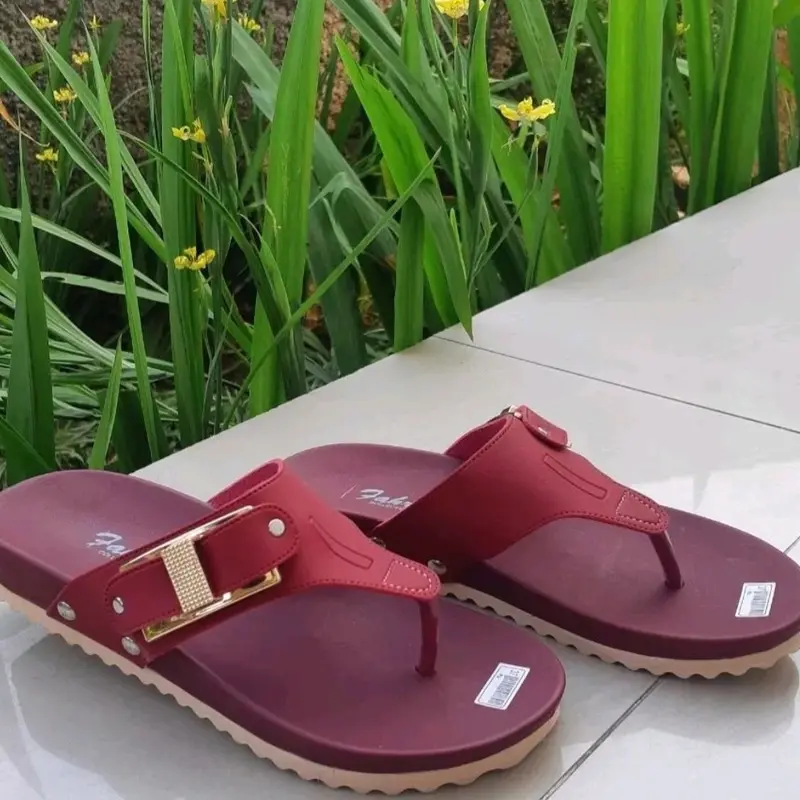 Sandal jepit wanita motif gesper elegan sendal sehari hari 8