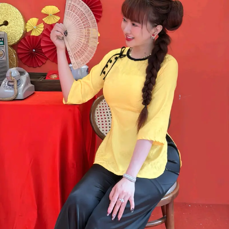1sét  đồ lam GẤM  cổ tròn  tay lơ vạt bầu. quần  phổi. ( SANG SANG SHOP) Top Áo 2