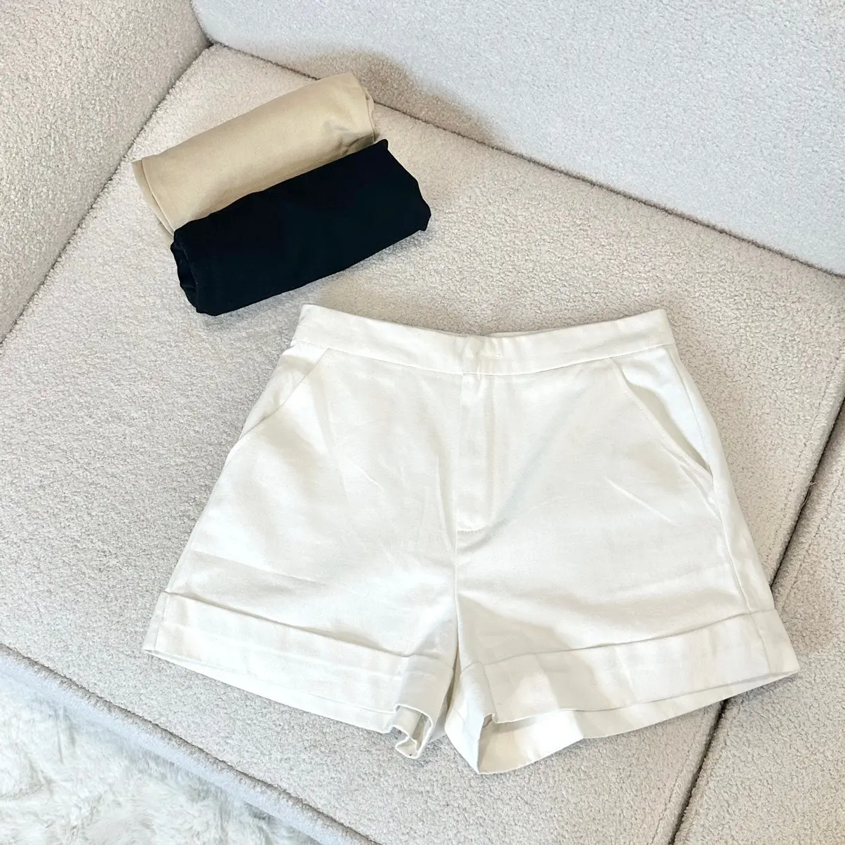 Quần Short Kaki Lật Lai Xinh Xắn