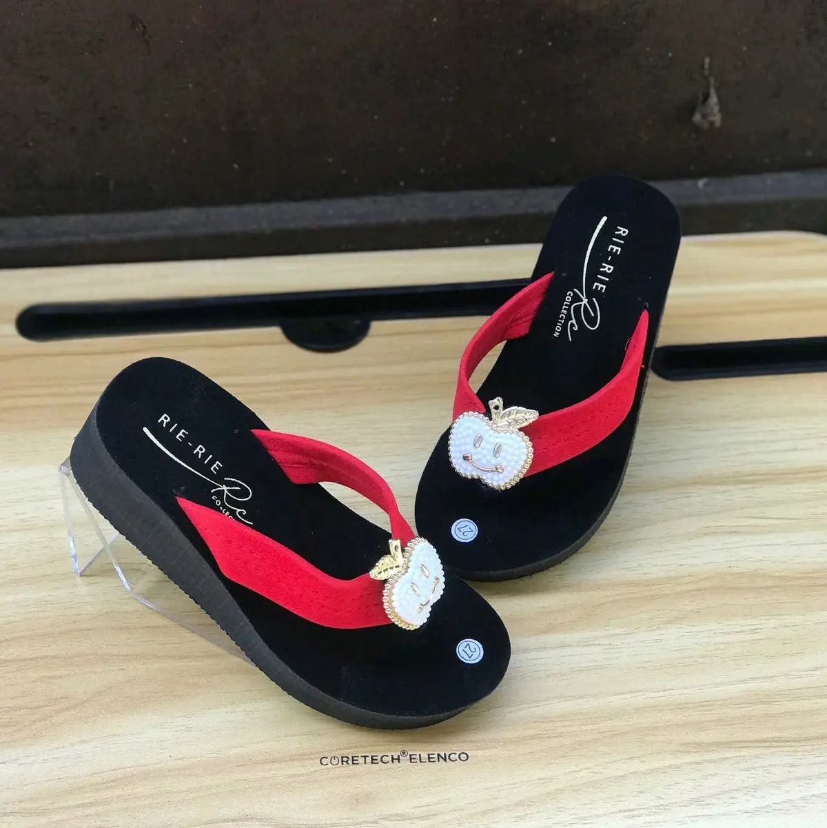 sandal wesges anak perempuan ukuran 26-35 model vareasi depan Fashion