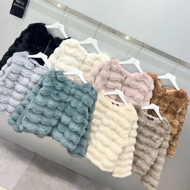 Áo Lông Quảng Châu Cao Cấp - 805 Lông Tuyết Mềm  Women Top Jacket Mùa Đông Kem 5