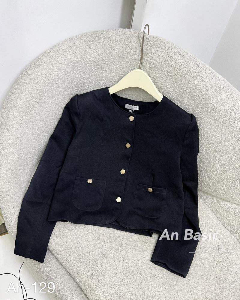 Product Introduction of Áo khoác dạ tweed cúc đồng cổ tròn dáng lửng by Lily 2