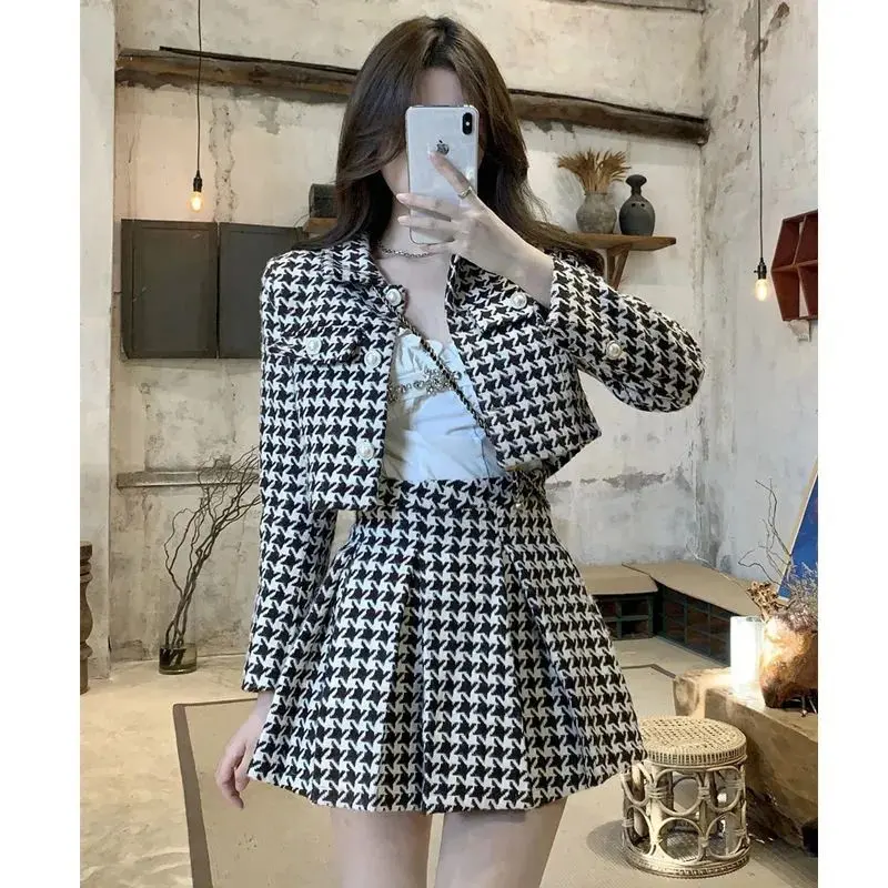 Một Bộ Hoàn Chỉnh Thời Trang Nữ, Bộ Đồ Hai Mảnh Cho Mùa Thu, Phong Cách Hồng Kông Cho Nữ, Retro Sang Trọng, Áo Khoác Mới, Váy Xếp Ly