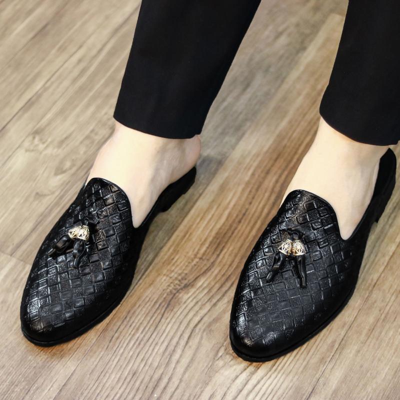 Giày sục nam công sở cao cấp, giầy lười xục da pu hàng kĩ Đế cao su in hoạ tiết vân caro, gắn chuông vàng trang trí B.22 Shoes DéP Hoa giaysuc suc l209-43 thông thường L Người Nhật dép đế trấu giay 0