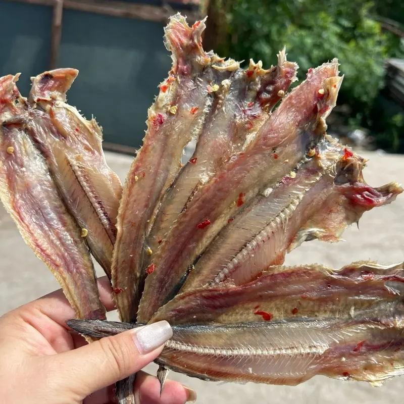 Cá khô ngác sẽ sóc  tỏi ớt  , vị vừa ăn ,chế biến nhiều món  chiên , nướng , chiên…. 2