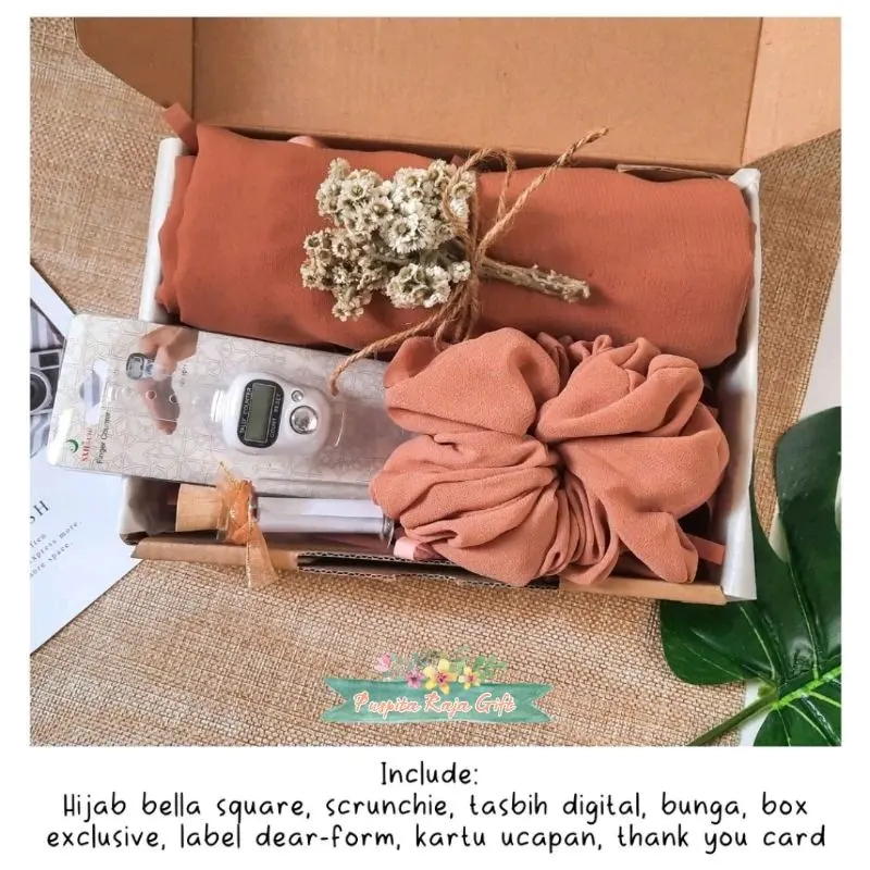 GIFT BOX HAMPERS PAKET ULTAH HADIAH WISUDA Kado 3