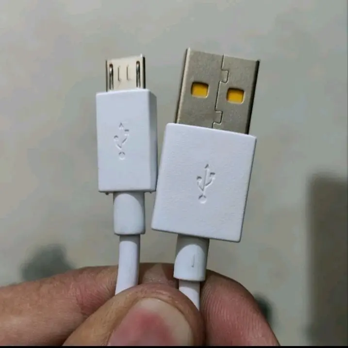 kabel data realme bawaan hp ori 100% c1 c2 c2 realme 1 2 3 4 5 5i c 11 c12 c13 c15 c20 C21 C21y c25y C30 C31 C33 U1 micro usb Tipe IDO Panjang Putih 1