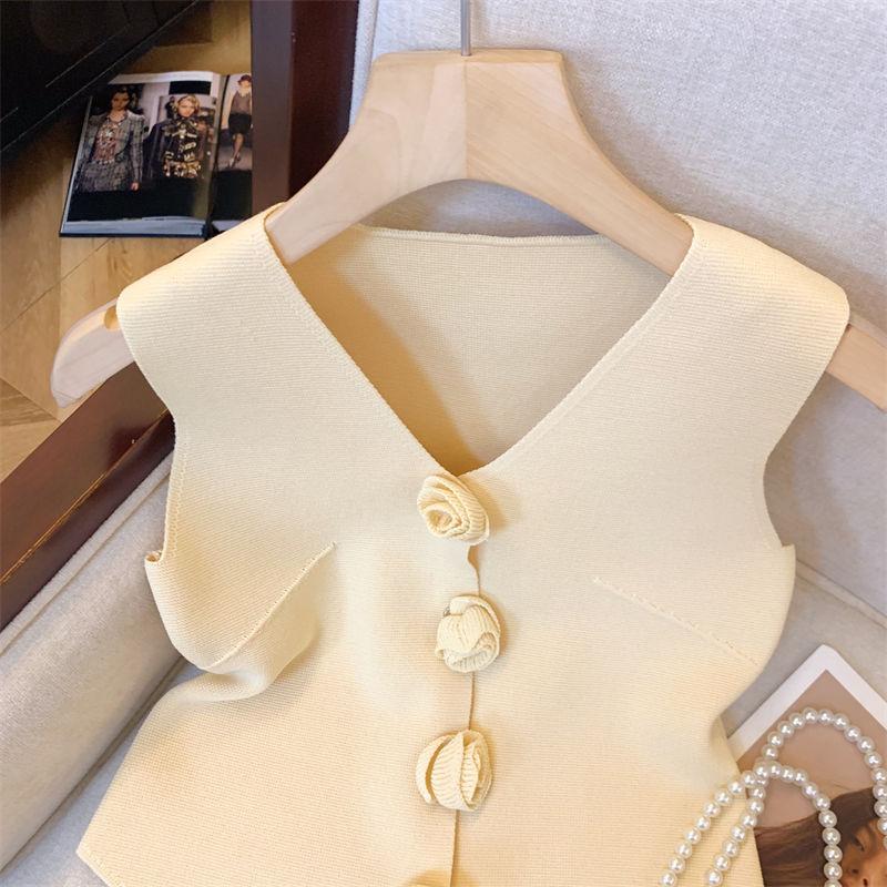 Product Introduction of New Chinese Style Buckle Knitted Vest for Women Summer New Special-Interest Design  Fit Sleeveless Waistcoat Top Women's Clothing Womenswear Lingerie Comfort Basic Minimalist Beige 4