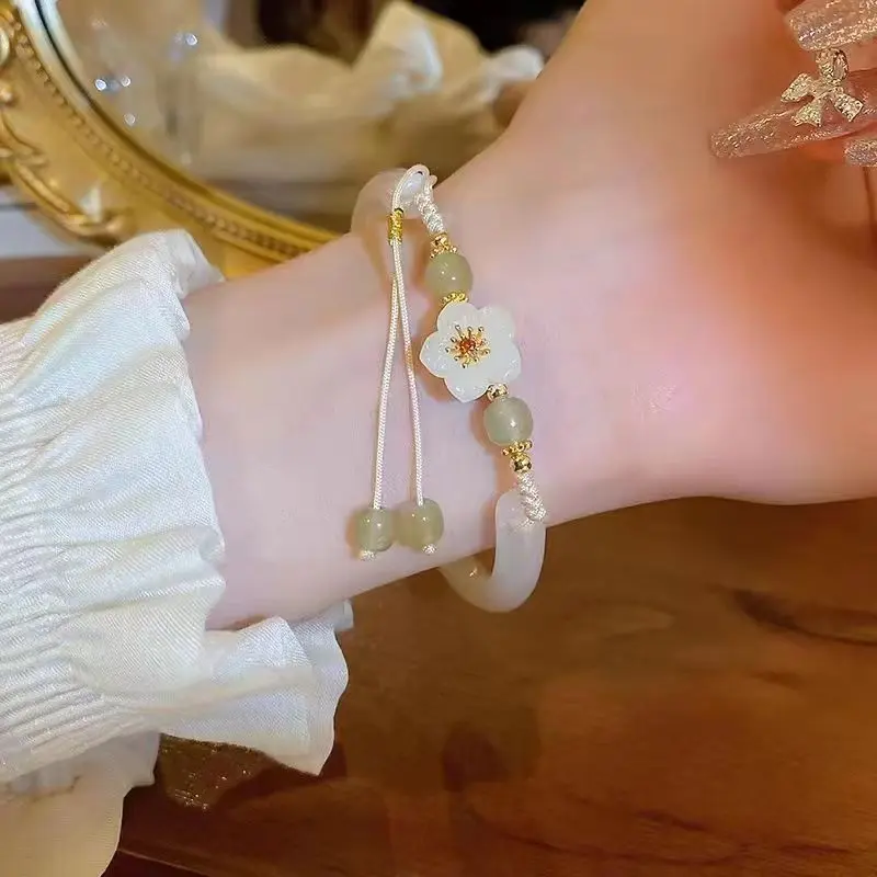 Vòng Tay Hoa Đào, Cùng Phong Cách Như Xiaohongshu, Dành Cho Nữ, Đơn Giản Và Cao Cấp, Phong Cách Trung Quốc Mới, Thiết Kế Độc Đáo Ins, Thích Hợp Cho Học Sinh Và Bạn Thân, Hàng Mới Về Năm 1966, Bộ Sưu Tập Người