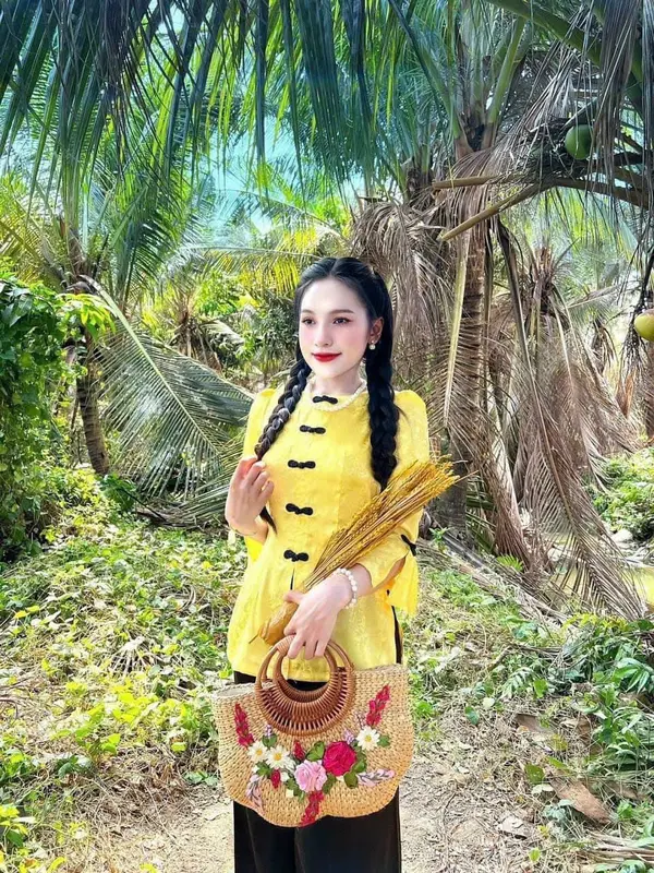 (Áo lẻ) bà ba tay loe, nút tàu sò đen chất vải gấm miềm mịn thấm hút mồ hôi tôt, áo bà ba gấm đủ size đủ màu. 3