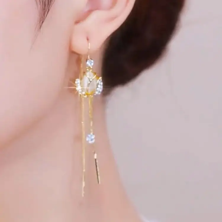 AT38 -Anting Wanita Korea Flower Mutiara Model Simpel dan Elegant 1