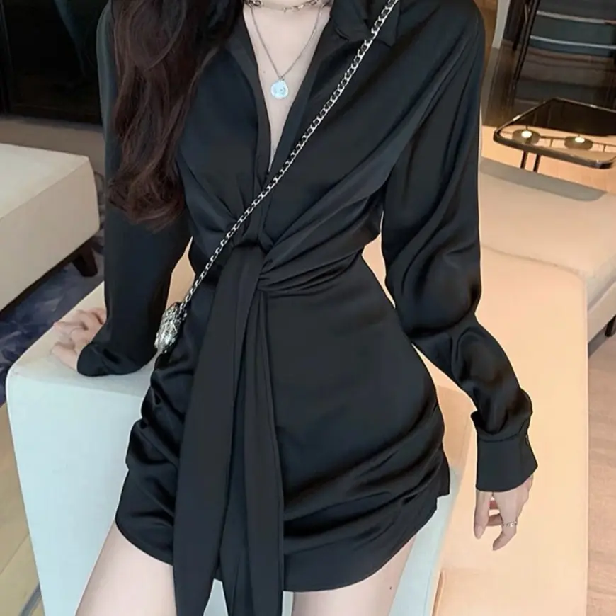 BỘ    sơ mi lụa đen có dây buộc ngang eo cũa nữ  Mã  TRẮNG ĐEN