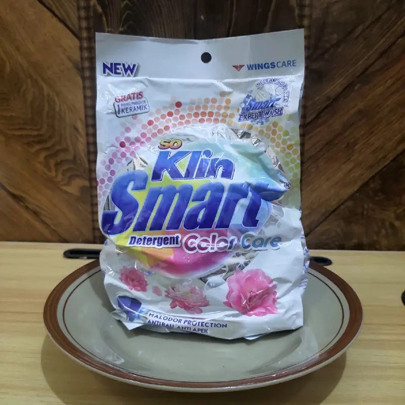 soklin smart detergent color care 725gr free piring 0