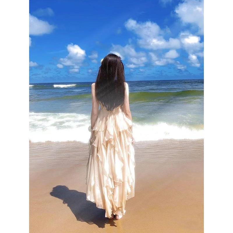 2025 French Style Beach Vacation Dress High-end Sanya Travel Outfit Super Fairy Small Stature Photo Spaghetti Strap Dress 3