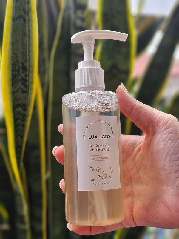 Dung dịch vệ sinh phụ nữ LUX Lady Hàn Quốc Black Tea 200ml 5