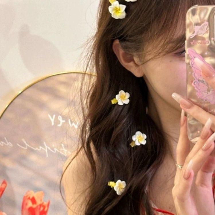 Product Introduction of Plumeria Small Hair Clip for Women 2025 New Fairy Pastoral Style Photo Side Bangs Duckbill Clip Hair Accessory Hairpin 4