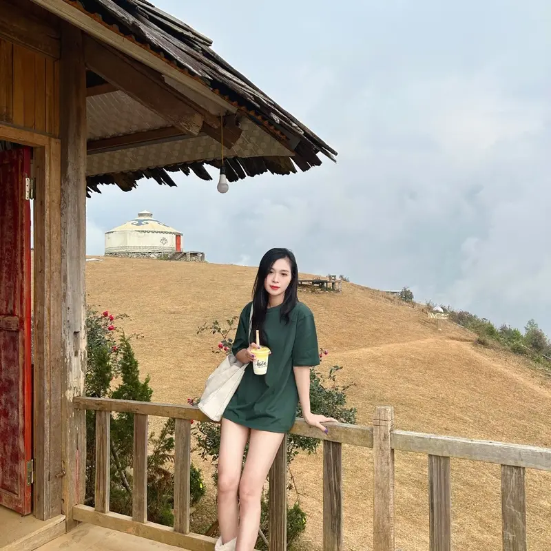 Phông trơn. Phom thụng hàng nam nữ mặc