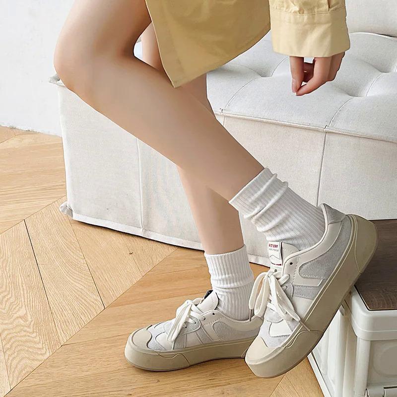 1Pcs New Female Japanese Socks Solid Color Women's Casual Cotton Cute Socks Autumn Simple Women's Medium Length Socks 3